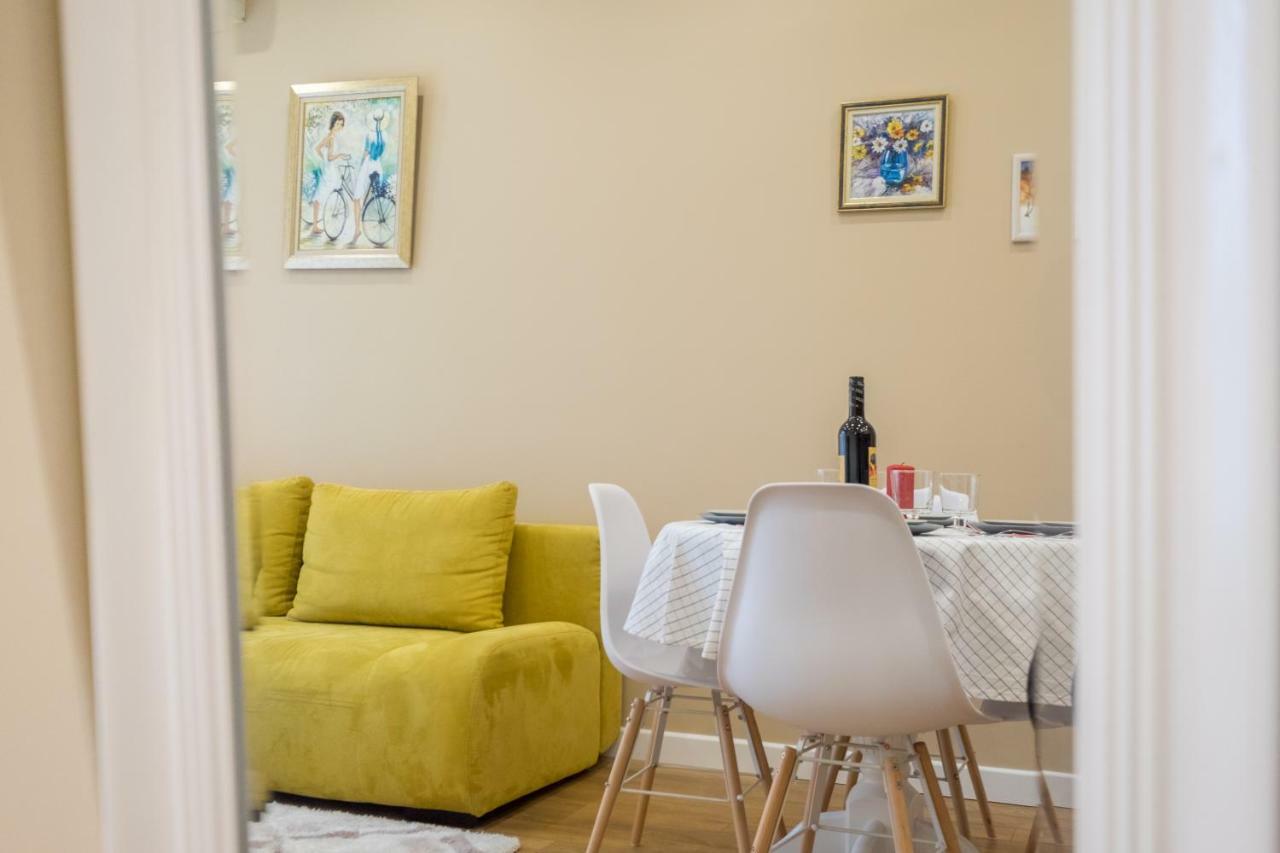 Modern 2 Bedroom Apartment Next To Vitosha Str. Sofia Exterior photo