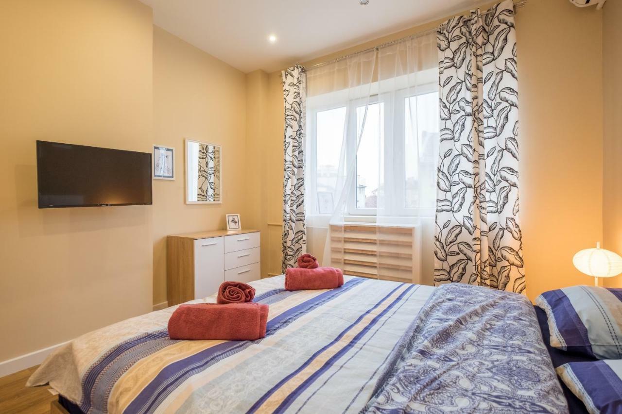 Modern 2 Bedroom Apartment Next To Vitosha Str. Sofia Exterior photo