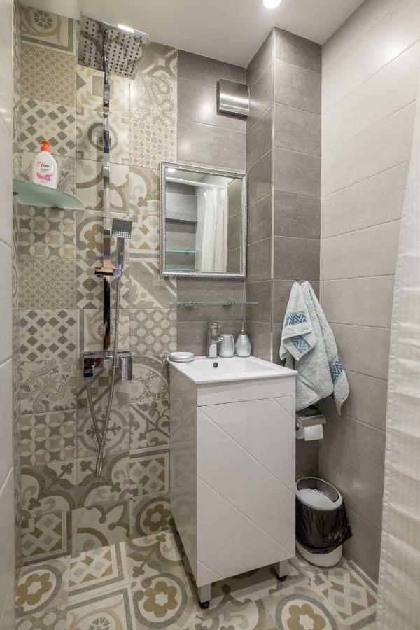 Modern 2 Bedroom Apartment Next To Vitosha Str. Sofia Exterior photo