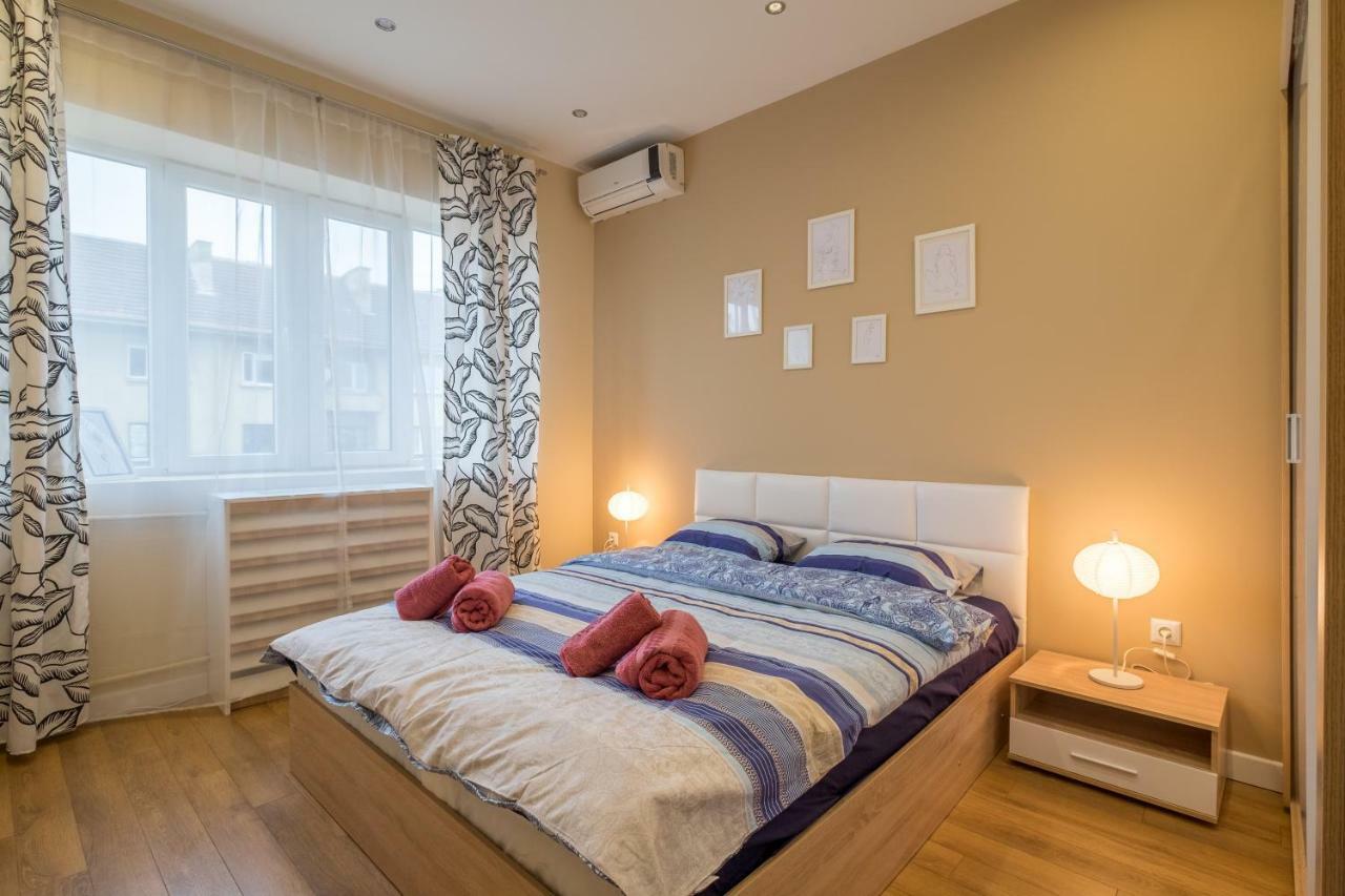 Modern 2 Bedroom Apartment Next To Vitosha Str. Sofia Exterior photo
