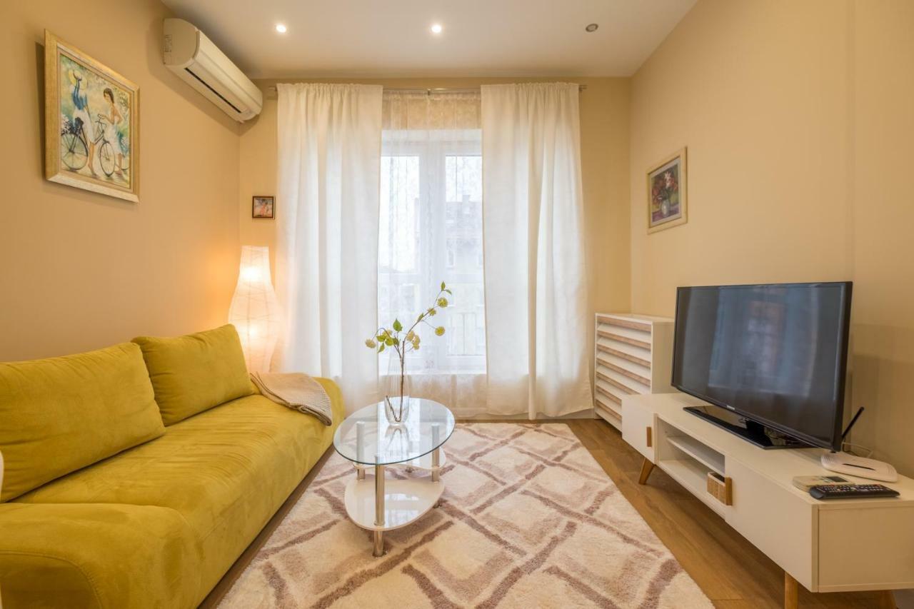 Modern 2 Bedroom Apartment Next To Vitosha Str. Sofia Exterior photo