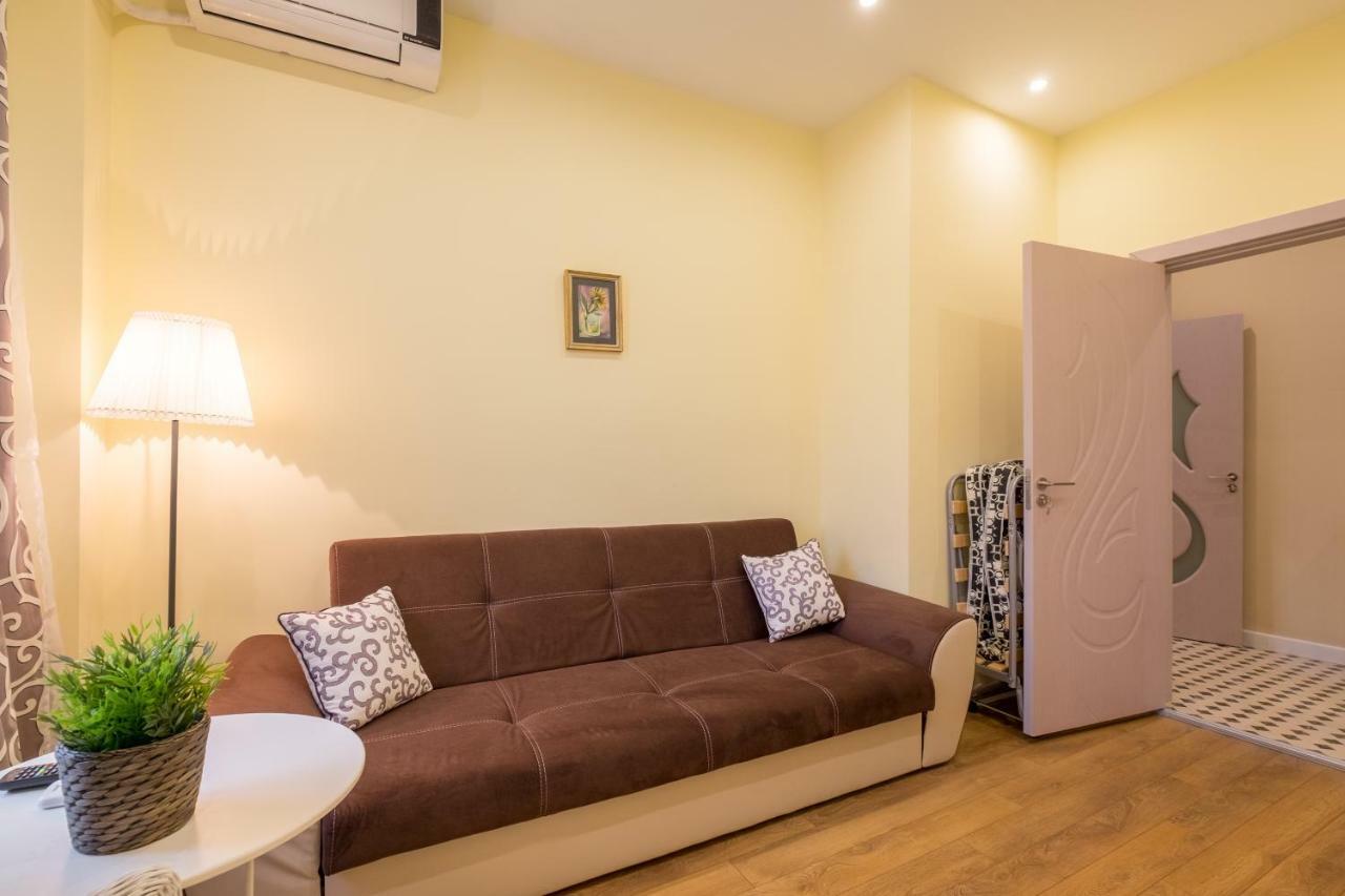 Modern 2 Bedroom Apartment Next To Vitosha Str. Sofia Exterior photo