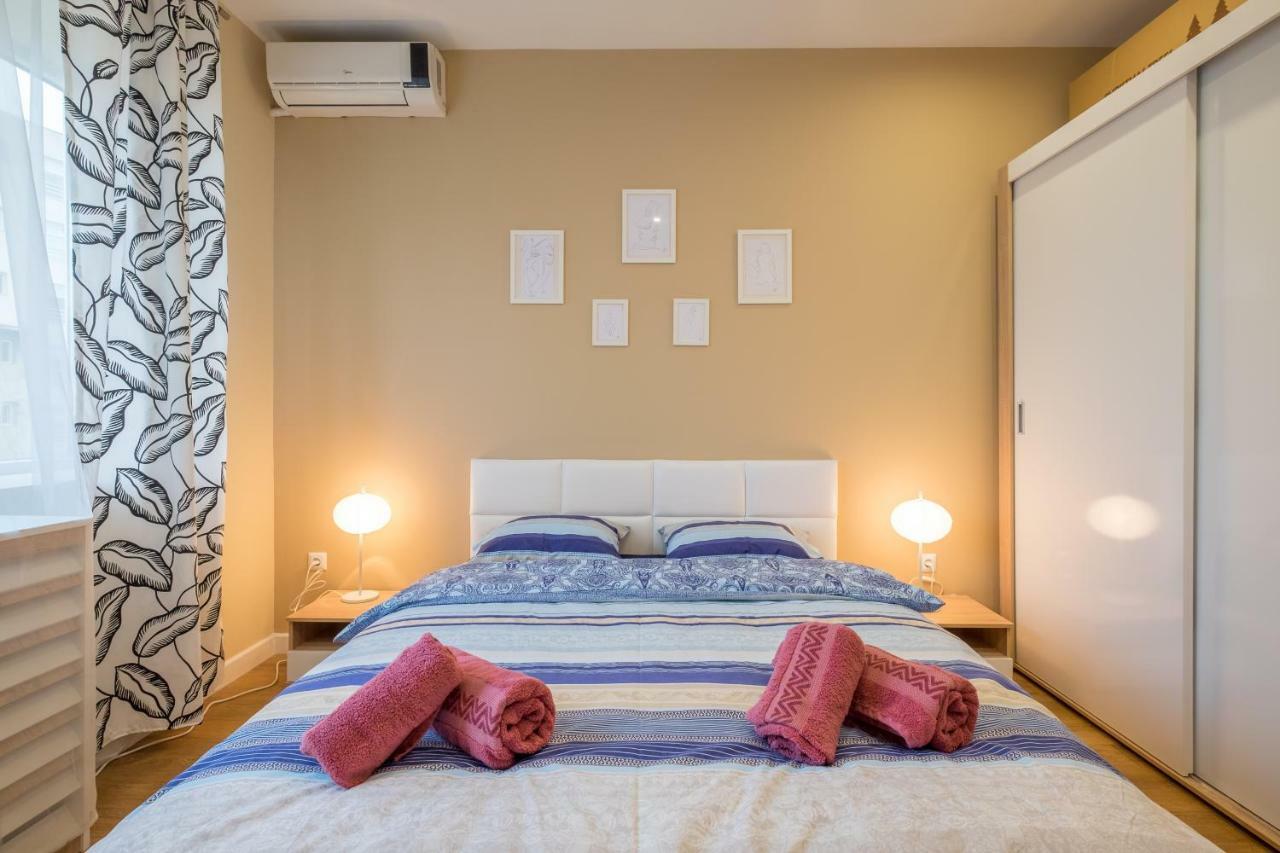 Modern 2 Bedroom Apartment Next To Vitosha Str. Sofia Exterior photo